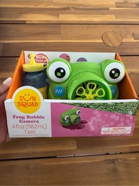 Frog Bubble Camera - Green Bubble Blower Toy